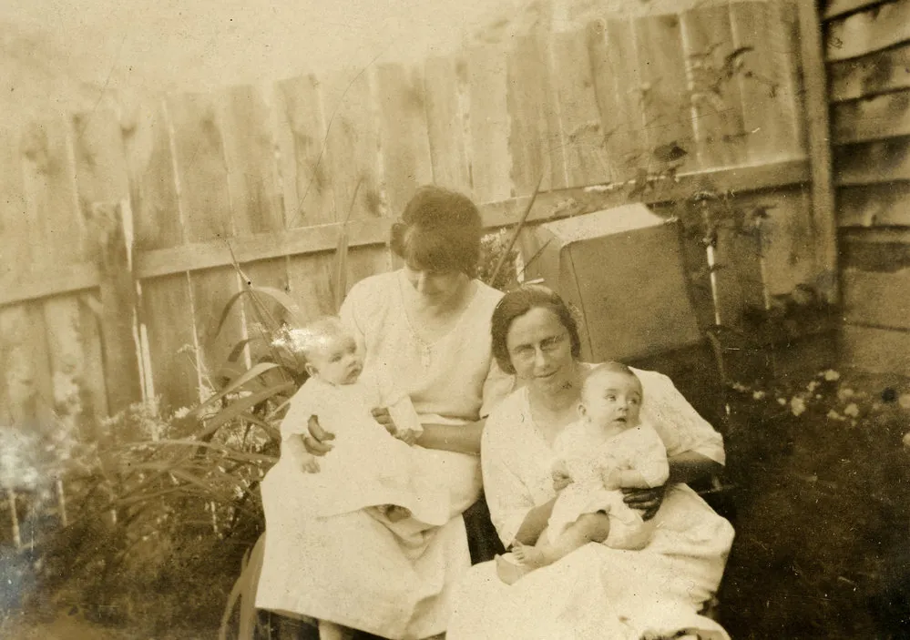 Campbell Family Photograph; Essie and Tot Campbell with Bette and Mac; ca 1920s