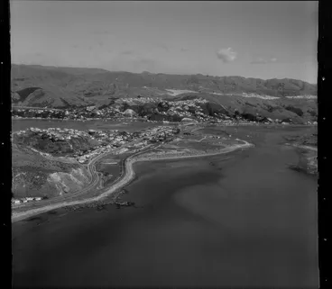 Image: Porirua estuary with Plimmerton