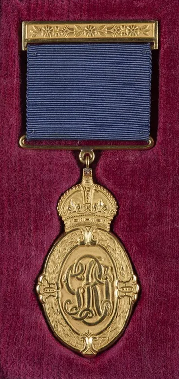 Image: Kaisar-i-Hind gold medal awarded to Reverend Barnardo Nansen Eade