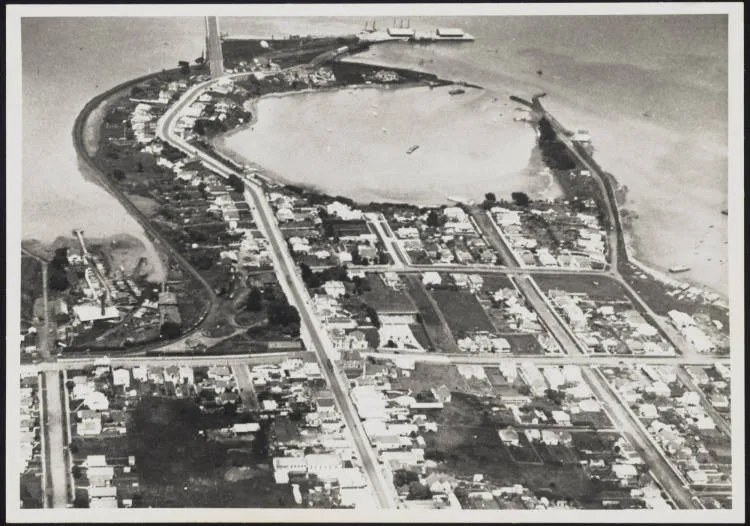 Aerial view of Hopua Crater, Onehunga, 1930s