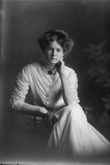 Image: Miss J Goodwin, 1909