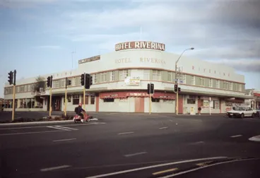 Image: The Riverina Hotel