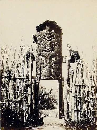 Image: Waharoa or gateway, Maketu.