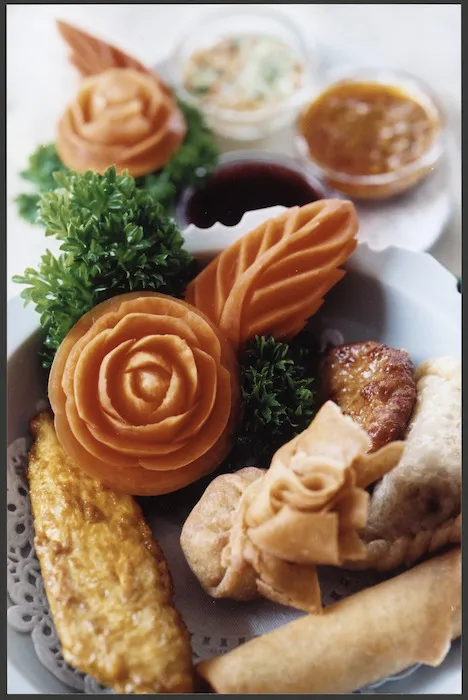 Appetisers at the Golden Lotus Thai Restaurant, Wellington - Photographed by Ross Giblin