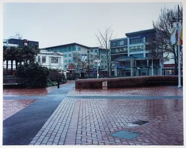 Garden Place, Hamilton, 09.08.2003, 7.16 Image: Garden Place, Hamilton, 09.08.2003, 7.16