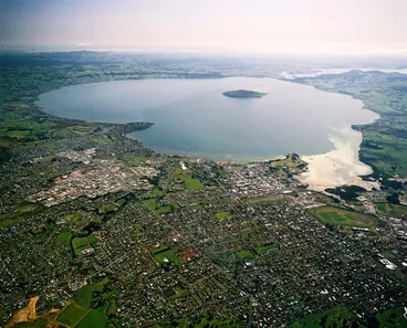 Image: Lake Rotorua