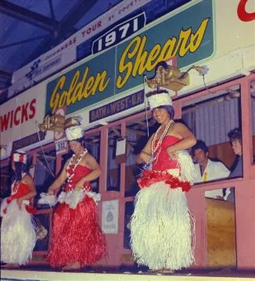 Image: Pacific Island dancers at Golden Shears : digital image