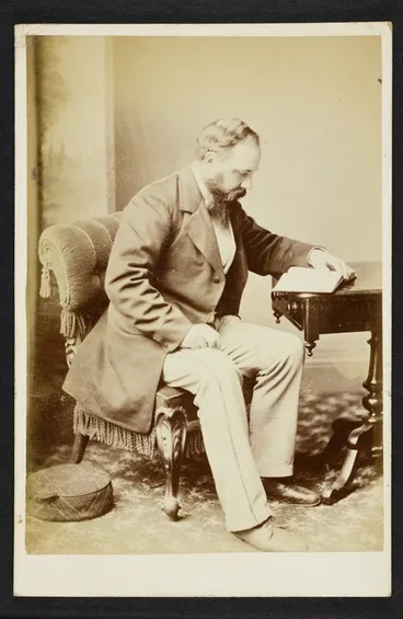 Image: Portrait of Sir Robert Stout at desk