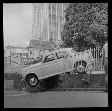 Image: Car accident on Terrace and Woodward Street, Wellington