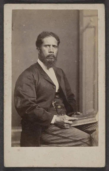 Image: Photographer unknown :Portrait of unidentified Maori man