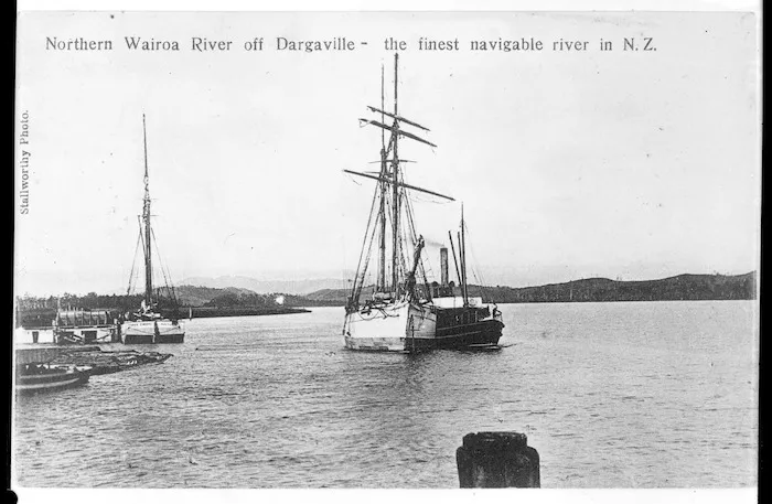 Northern Wairoa River off Dargaville - the finest navigable river in New Zealand. Stallworthy photo.