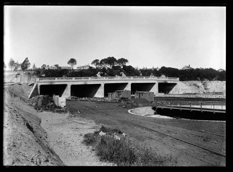 New railway overbridge, The Strand, Campbells Point, 1927