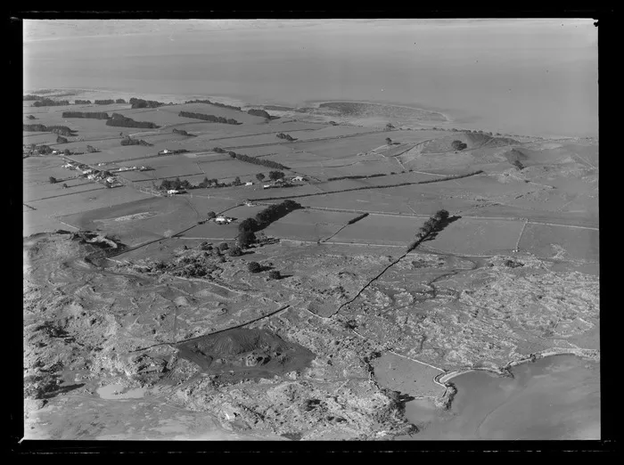 Mr K K Montgomerie's farm at Ihumatao, Mangere, Auckland
