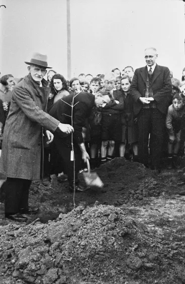Image: Arbor Day Planting