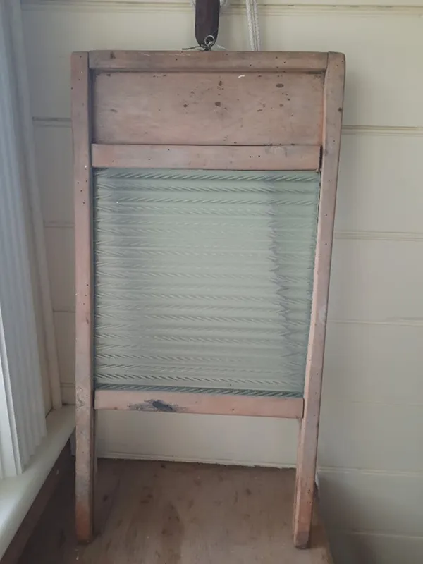 Wood and glass wash board