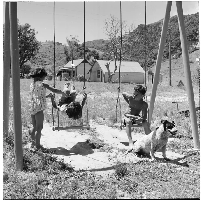 Scenes of rural life along the Whanganui River, Pipiriki