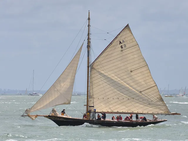 Elegant lady - Gaff cutter "Waitangi"