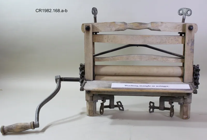 Washing mangle/wringer