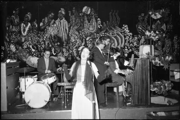 Image: The Hi Diddle Griddle Restaurant, Karangahape Road, 1960