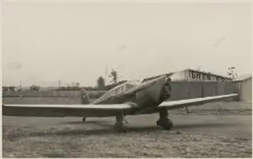Image: Jean Batten, the New Zealand aviatrix's Percival Gull monoplane [193-]