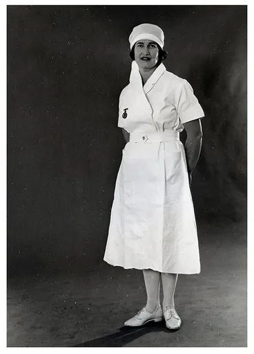 Image: Dental Nurse fashion, 1935