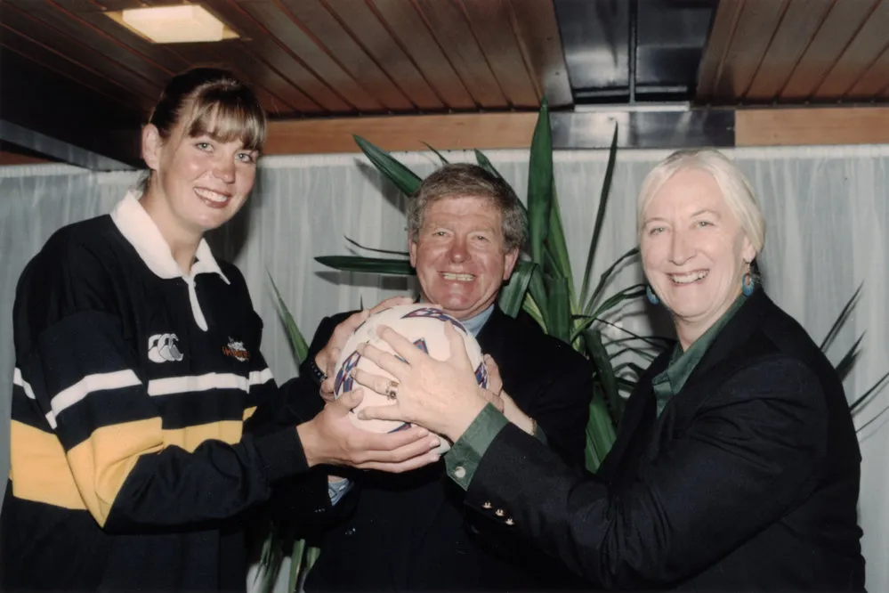 Netball; Wellington Shakers' Irene Van Dyk, mayor Rex Kirton, and coach Lois Muir.