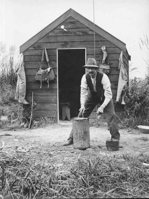 Fisherman, Hut, Waitaki River Mouth