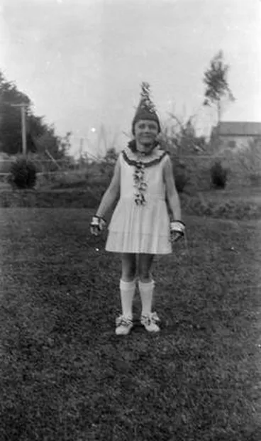 Image: [Girl in Fancy dress]