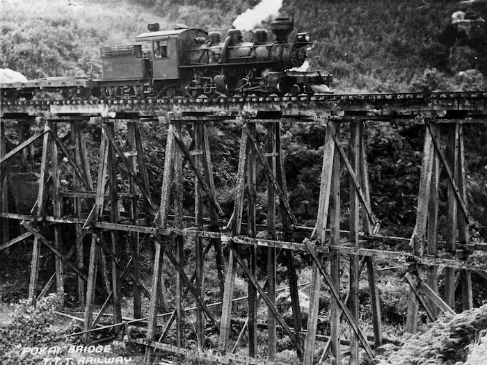 Mallet No. 7 locomotive on the Pokaiwhenua Bridge, near Tokoroa