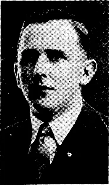 Image: Eteffnno Wobb Pboio. ' Clifford Fholo. "Evening >osr fhotu / -Boor< ,nrf OfOMsl- Photo. MR.. F.W. FREEMAN MR. E. L. HILLS MRS; E. R. McCOMBS OFFICER.CADETD.E. WOODS, (Coalition). (Independent Labour). (Labour). of' Nottingham, ivihner of: the . – i 7 i i r t King's Prize at the National Rifle Candidates ■nominated lo contest the Lytlelton by-election o», September 13, caused by the death of Meeting 'at Bisler England Mr. J. McCombs, M.P, (Evening Post, 29 August 1933)