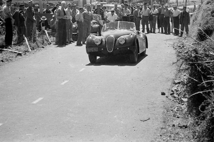 Bob Gibbons in Jaguar XK 120 automobile at Paekakariki hill climb