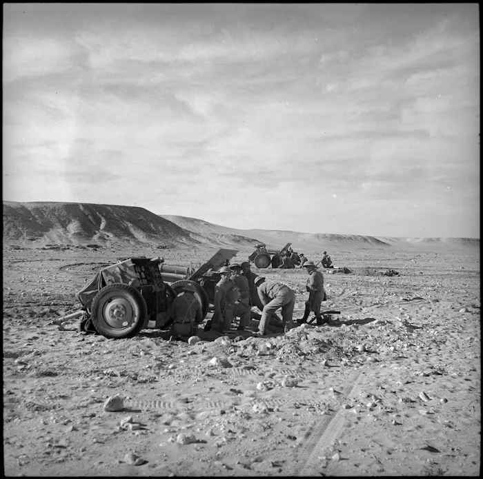 Base artillery training, Egypt