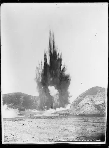 Image: Waimangu geyser, Rotorua