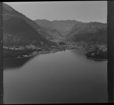 Image: Queenstown, Lake Wakatipu and surrounding area