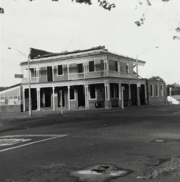 Image: Demolition of the Royal Hotel