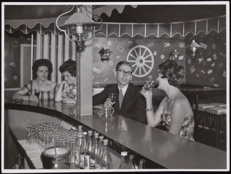 Travel Bar, Wairakei Hotel