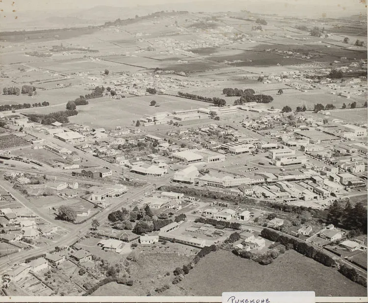 Aerial view of Pukekohe, 1962