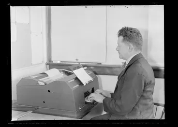 Image: [Tasman Empire Airways Ltd equipment ?] Auckland