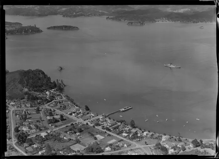 Frigate, HMNZS Rotoiti at Russell, Bay of Islands