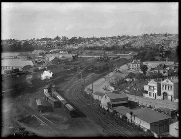 Image: Railway yards in Beach Road, Auckland Central, 1906