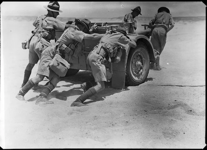Artillery training at Maadi Camp