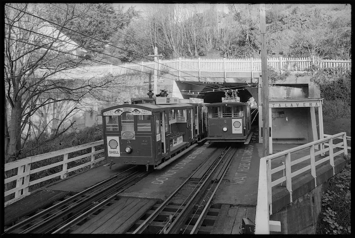 View of cable cars at Talavera stop, Wellington