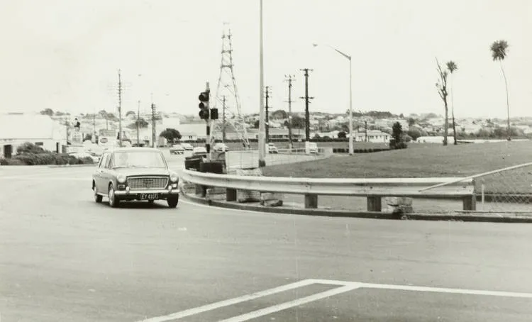 Safety barriers, Papatoetoe, 1969