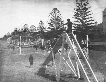 Image: Children's playground, Marine Parade, Napier