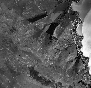 Image: Charteris Bay - Christchurch (vertical) (13893/13813)