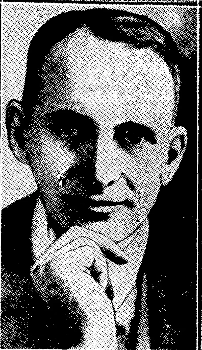 CAPTAIN YON GRONAXJ, who U making a world flight, and purposes making a transpacific cross- ing to Japan, (Evening Post, 24 August 1932)