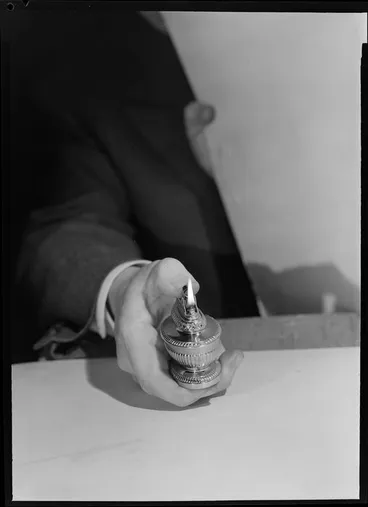 Image: Cigarette lighter