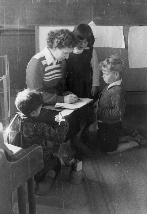Sylvia Ashton-Warner with children in classroom