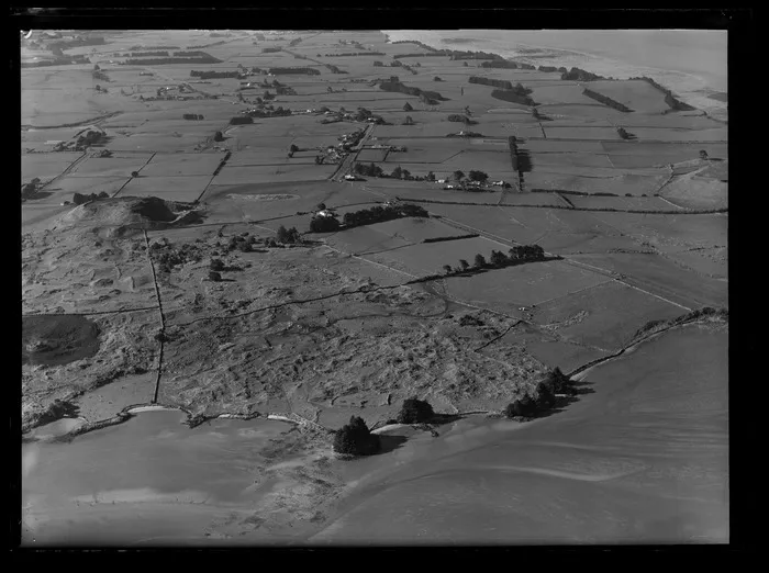 Mr K K Montgomerie's farm at Ihumatao, Mangere, Auckland