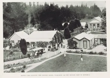 Image: Motor cars leaving the Geyser Hotel, Wairakei, on the return trip to Rotorua